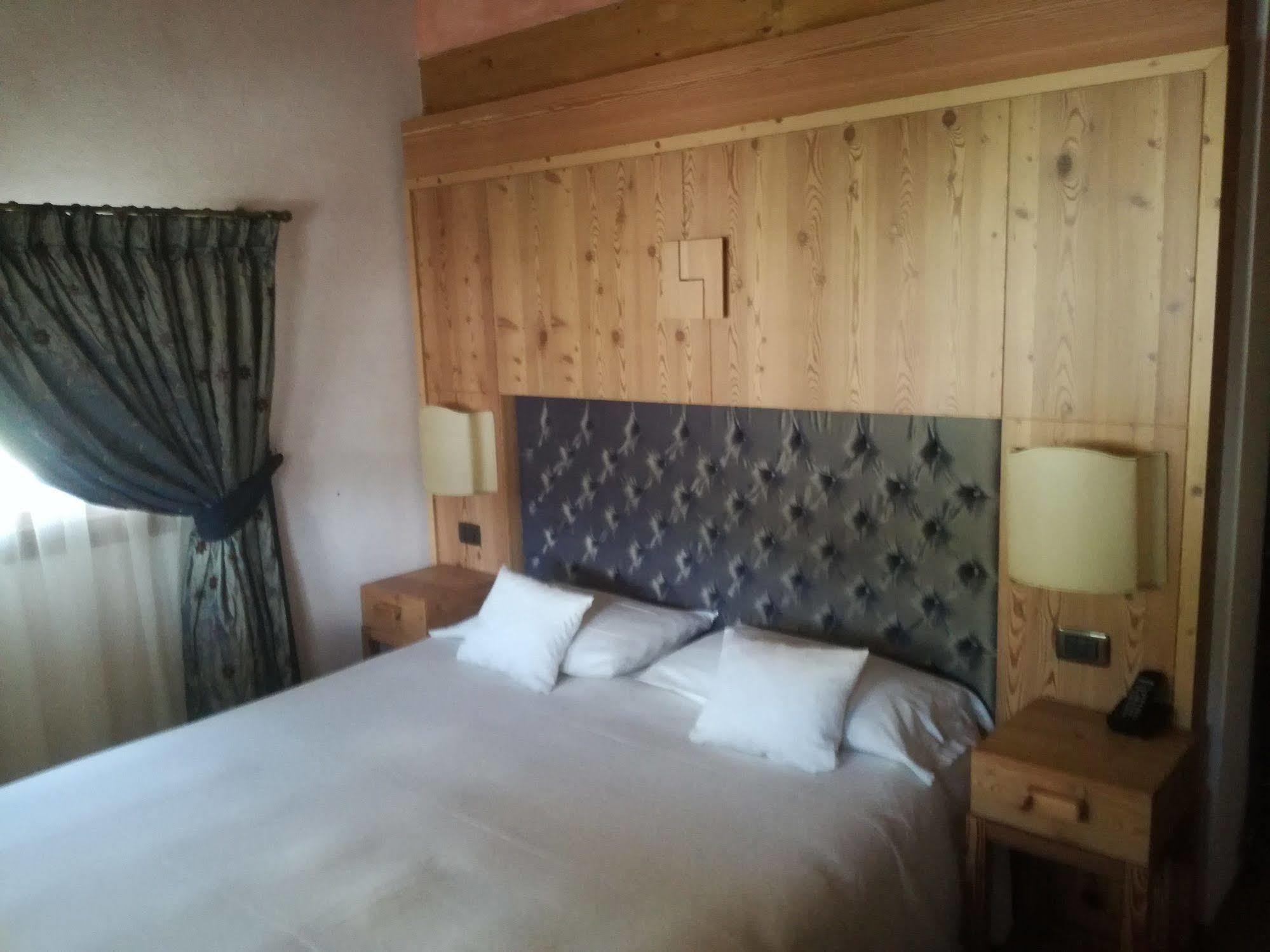 Hotel Bait De Angial Livigno Exterior foto